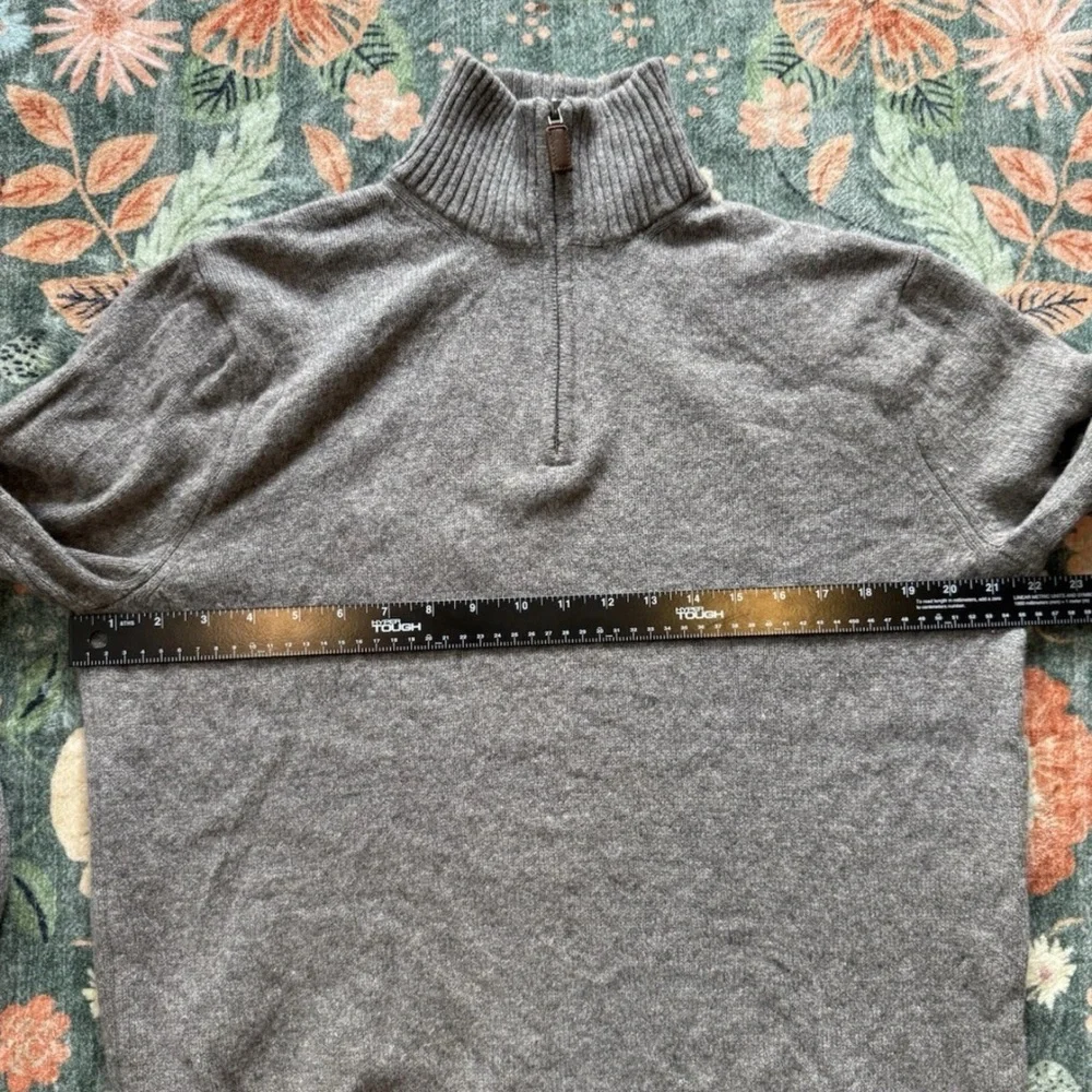 J‎ Crew Men’s 100% Lambswool Quarter Zip Pullover Sweater Size L Gray Knit FLAW